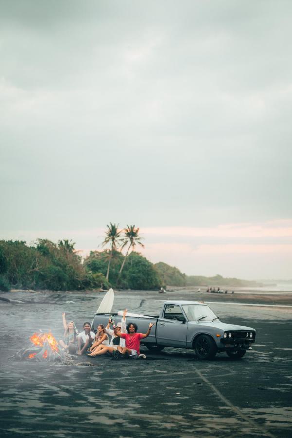 Seaside Tribe - Boutique Surf Stay & Retreat Tanah Lot  Ngoại thất bức ảnh